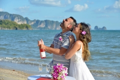 1_Krabi-Beach-Wedding-Ceremony-Package-Maria-Willians-35