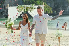 Railay-bay-secular-beach-wedding_13