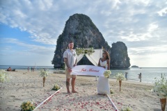 Railay-bay-secular-beach-wedding_17